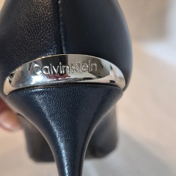 Calvin Klein Women's Black Pointed Toe Leather Heels - Picture 9 of 10